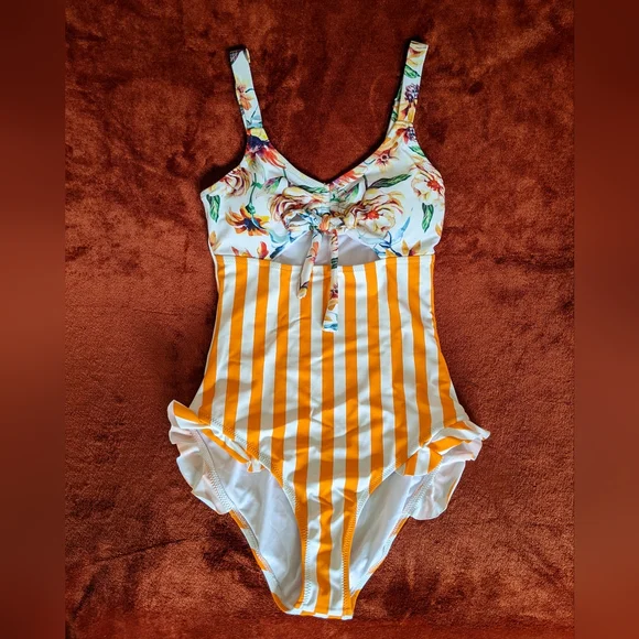 Cupshe Orange Floral and Striped Ladies Swimsuit 🧡🌻🩷 - Picture 3 of 6